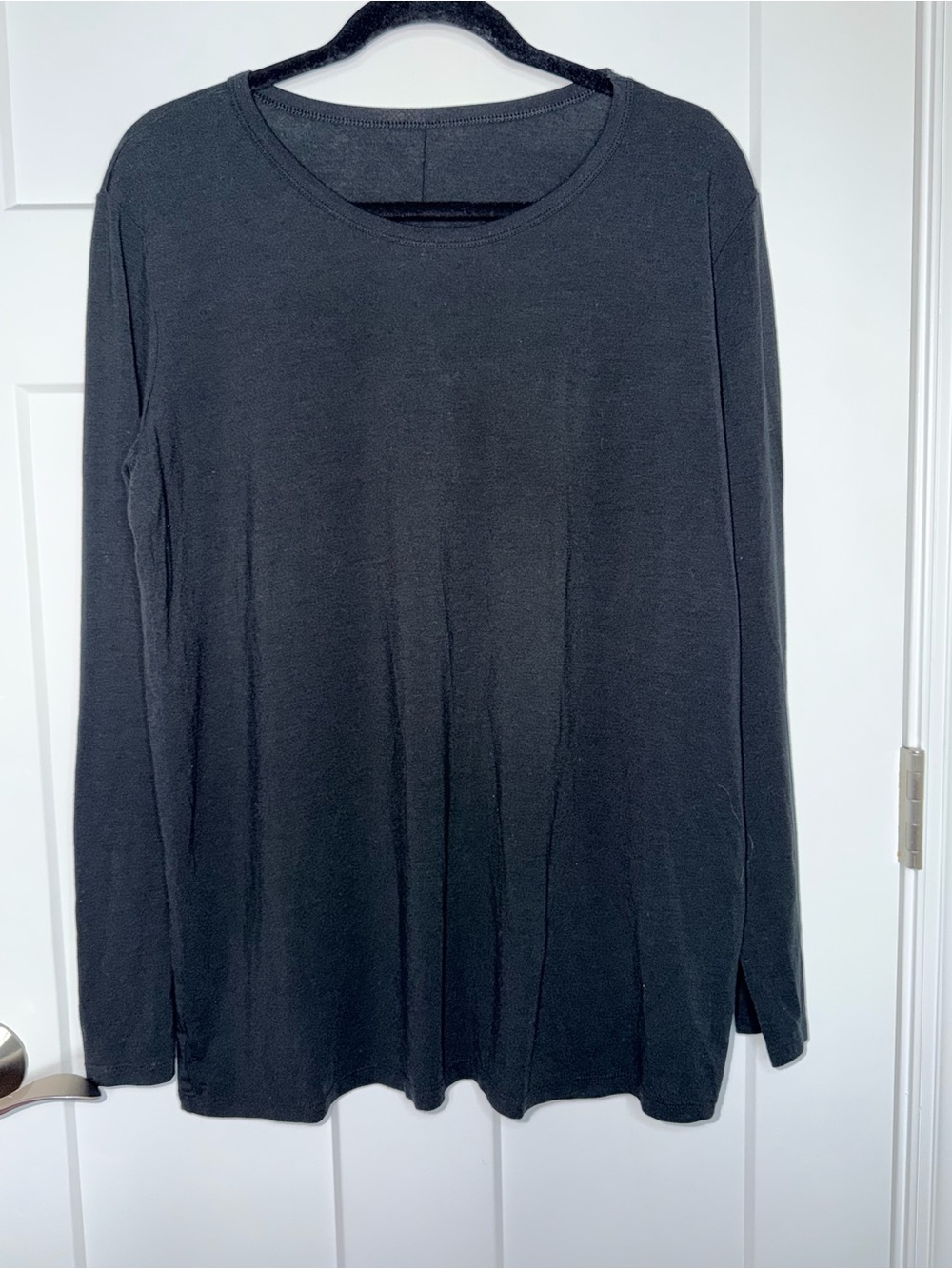 Alo Black Long Sleeve Crew Neck